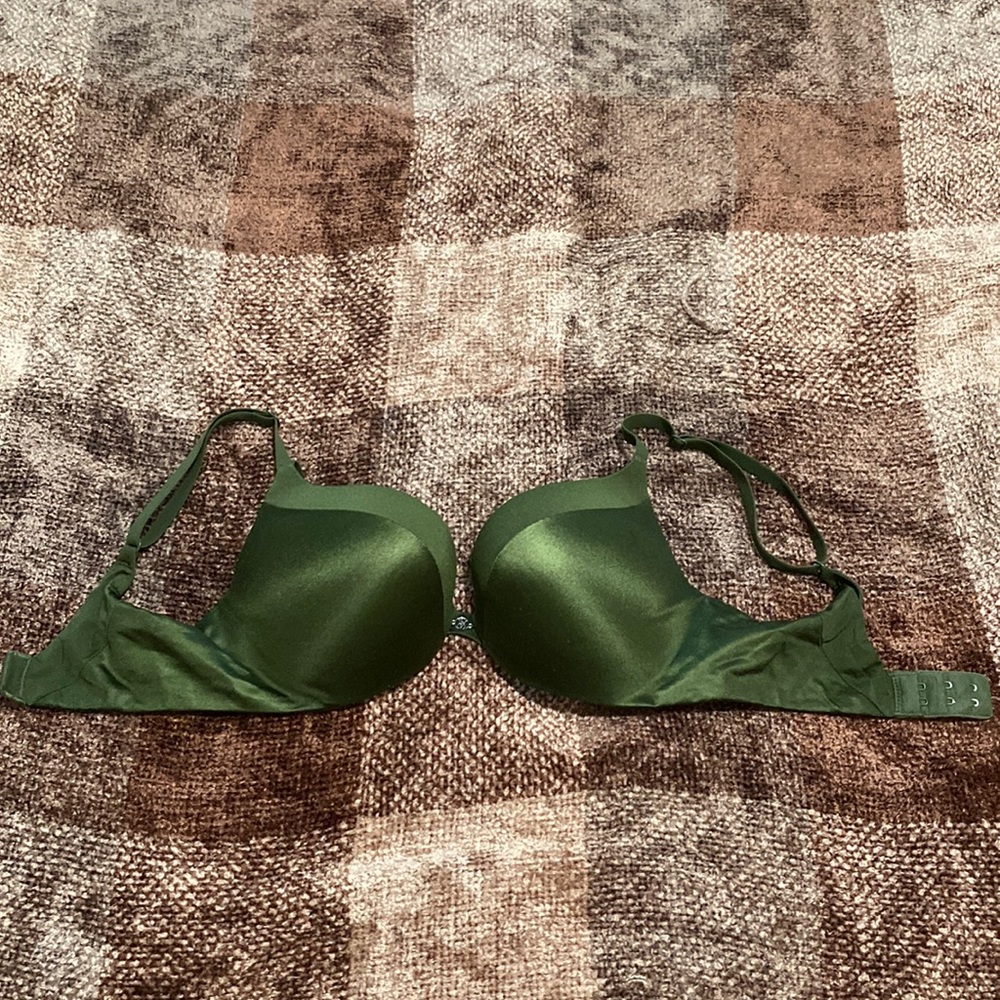 Victoria’s Secret Push Up, 32C